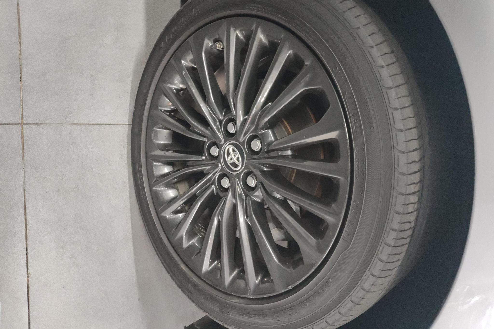 Toyota Avalon 2019 2.0L XLE Luxury VI