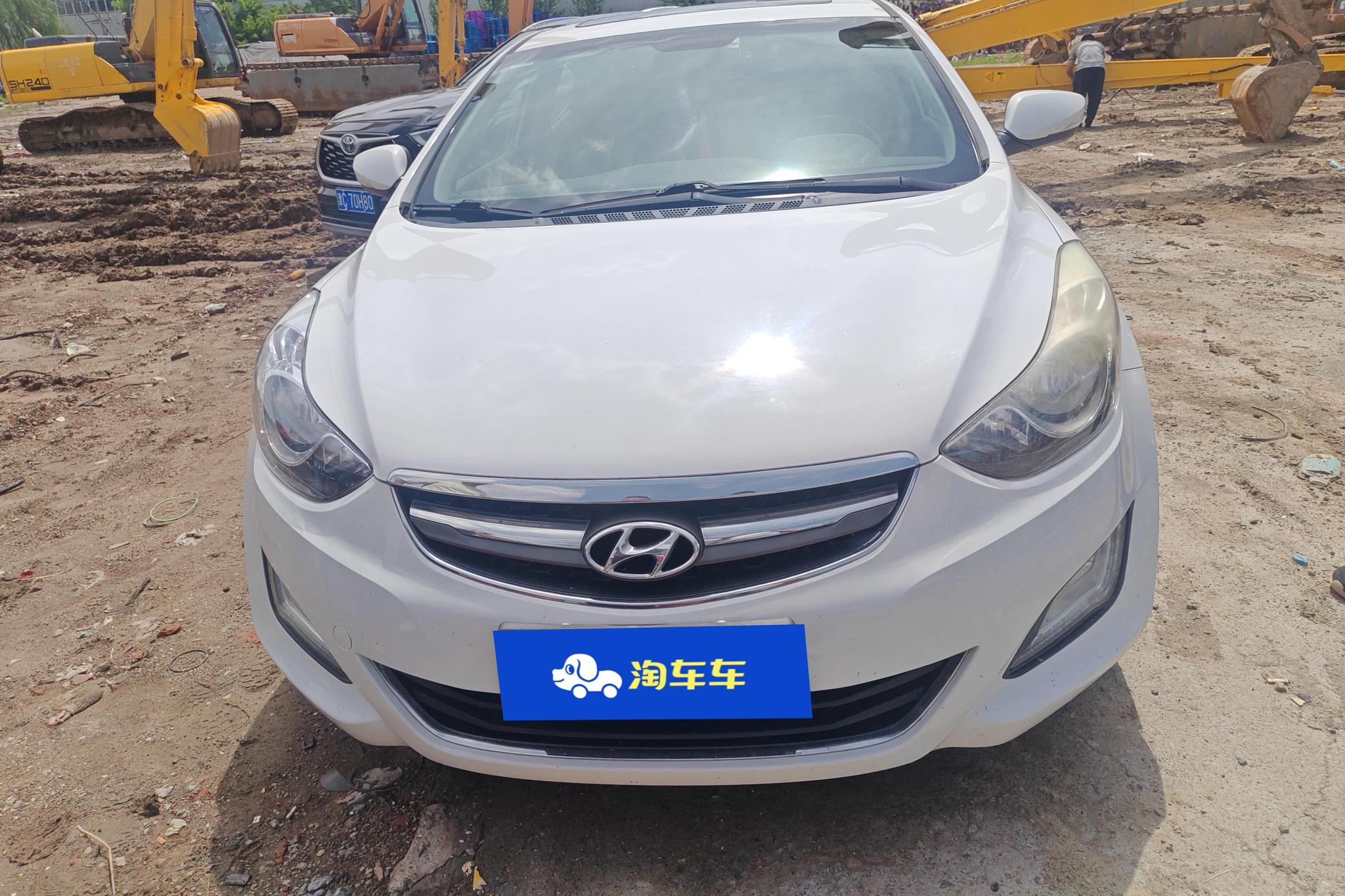 Hyundai Elantra 2016 1.6L AT Luxury