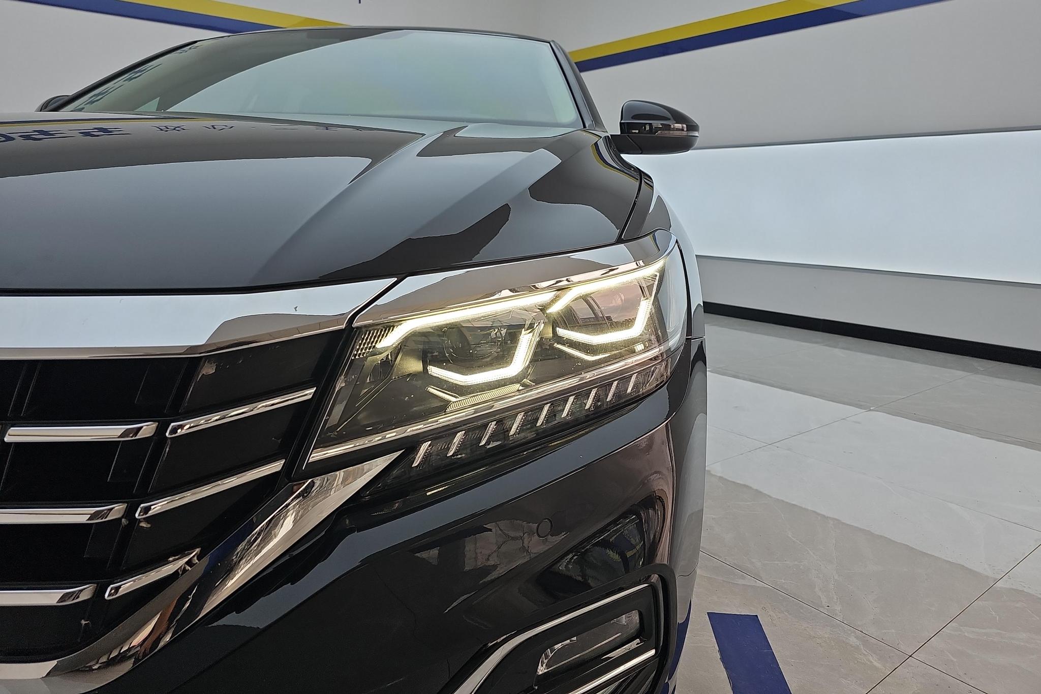 Volkswagen Passat 2019 330TSI Luxury VI