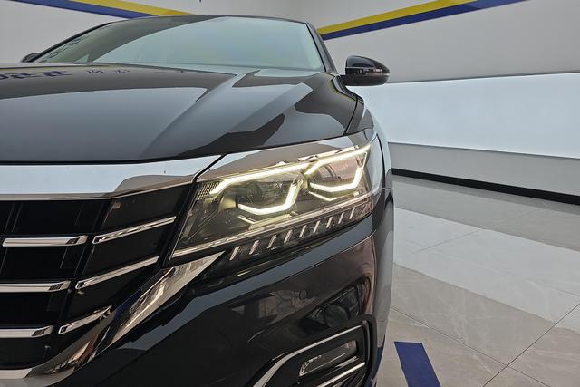 Volkswagen Passat 2019 330 TSI VI — фото 4