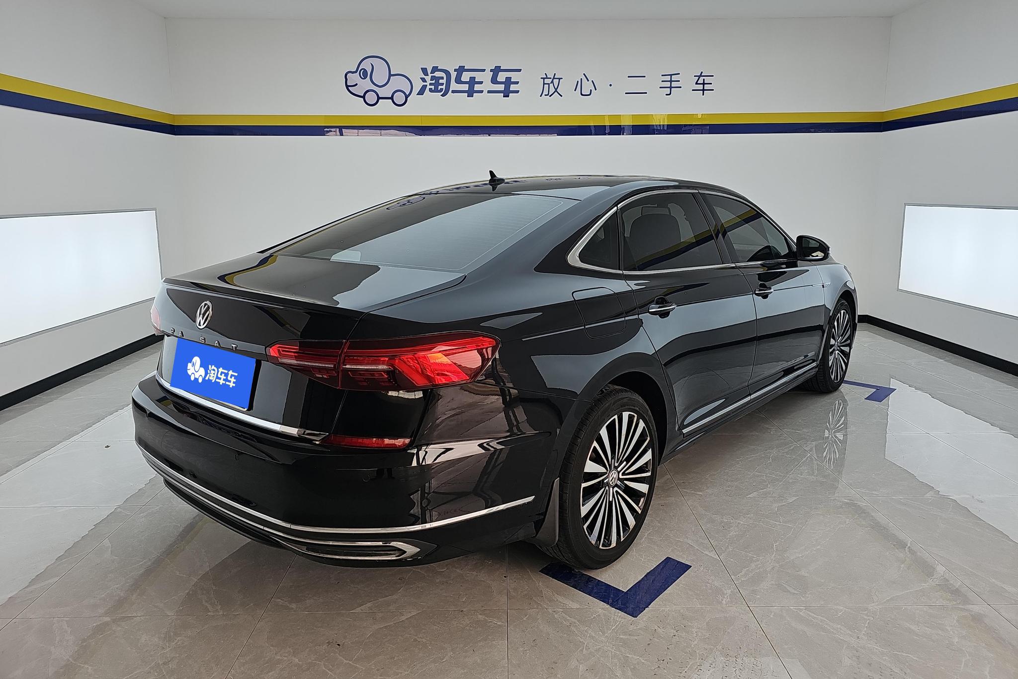 Volkswagen Passat 2019 330TSI Luxury VI