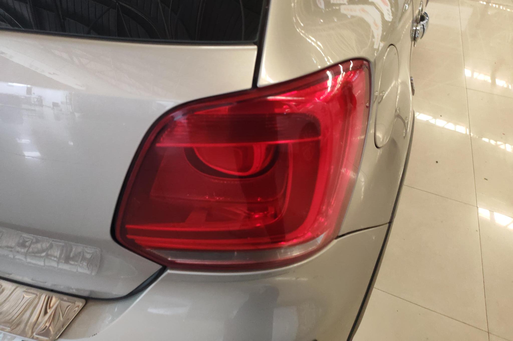 Volkswagen Polo 2012 1.6L Cross POLO AT