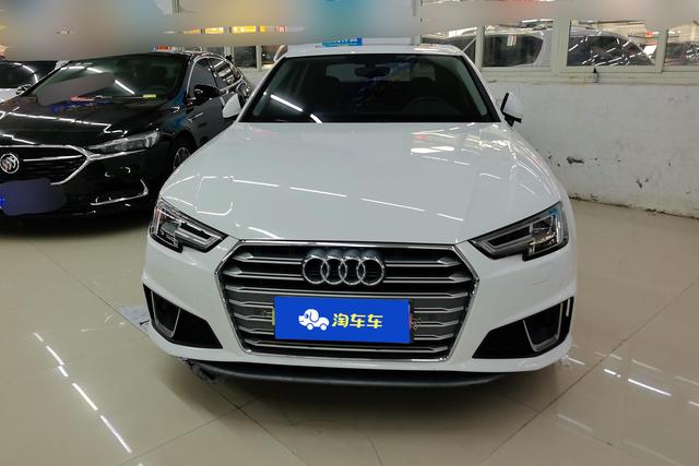 Audi A4L 2019 40 TFSI VI — фото 2