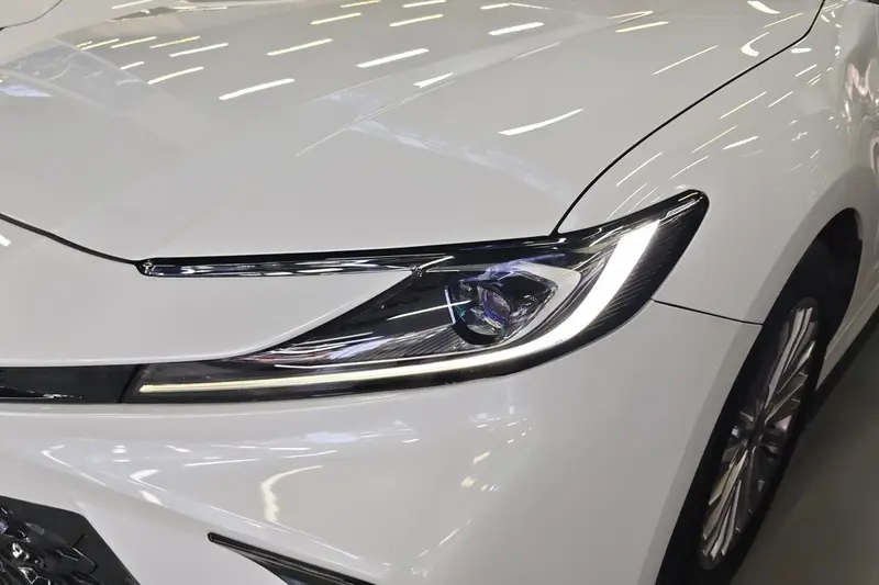 Toyota Camry — фото 4