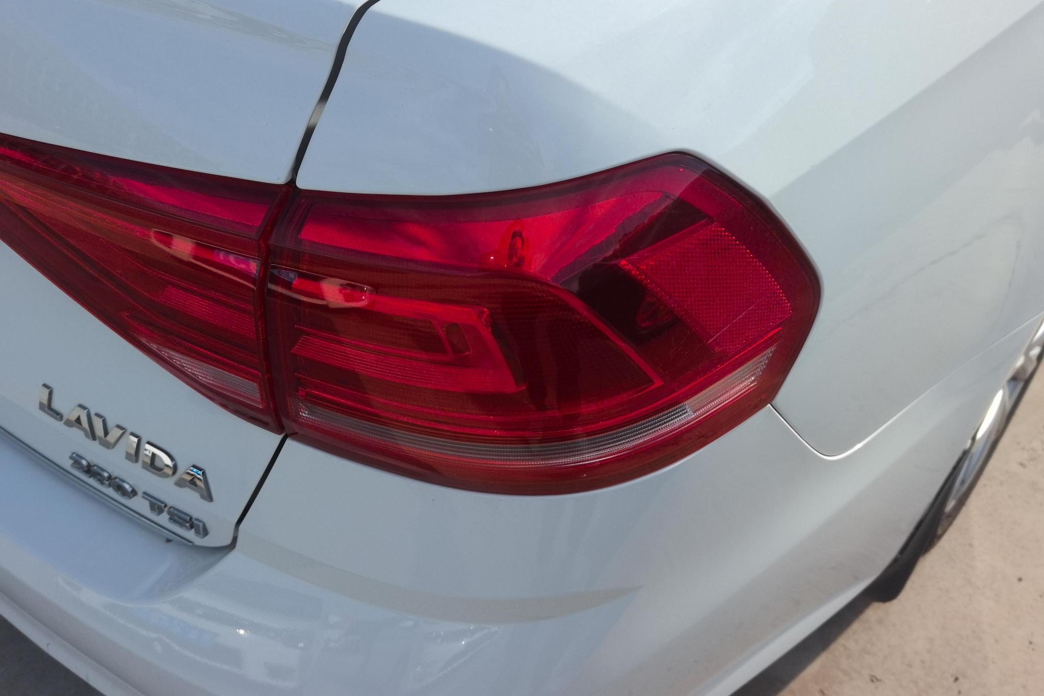 Volkswagen Lavida 2017 230TSI DSG Comfort