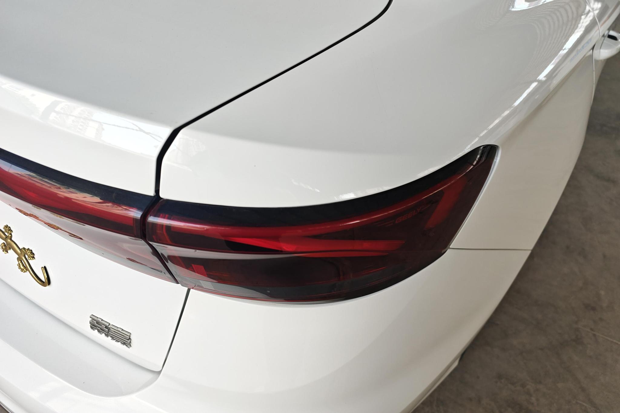 Geely Emgrand 2022 4 1.5L CVT Luxury