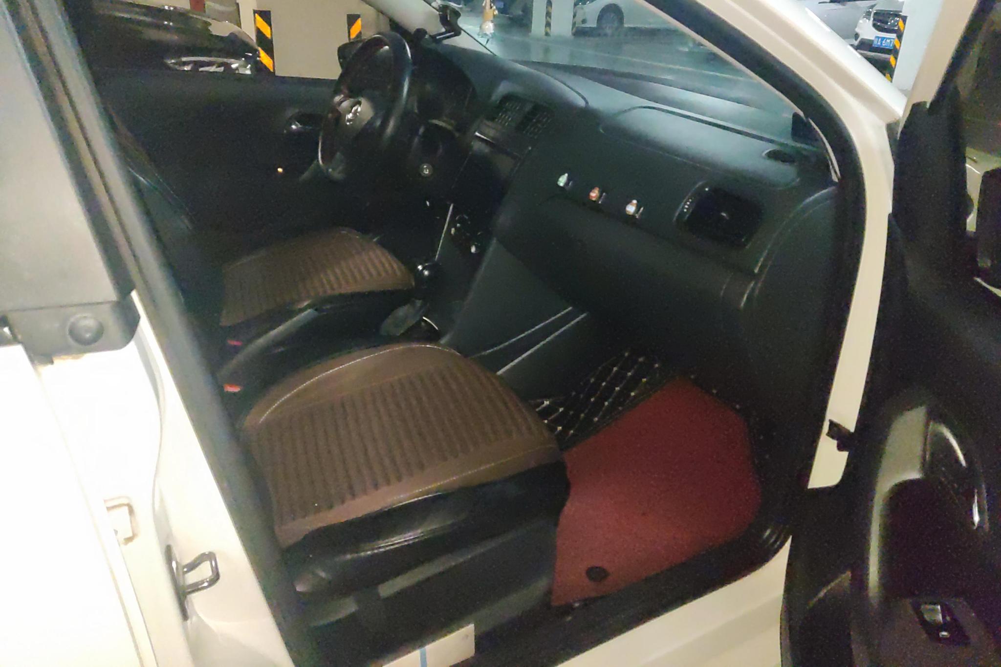 Volkswagen Polo 2016 1.4L AT