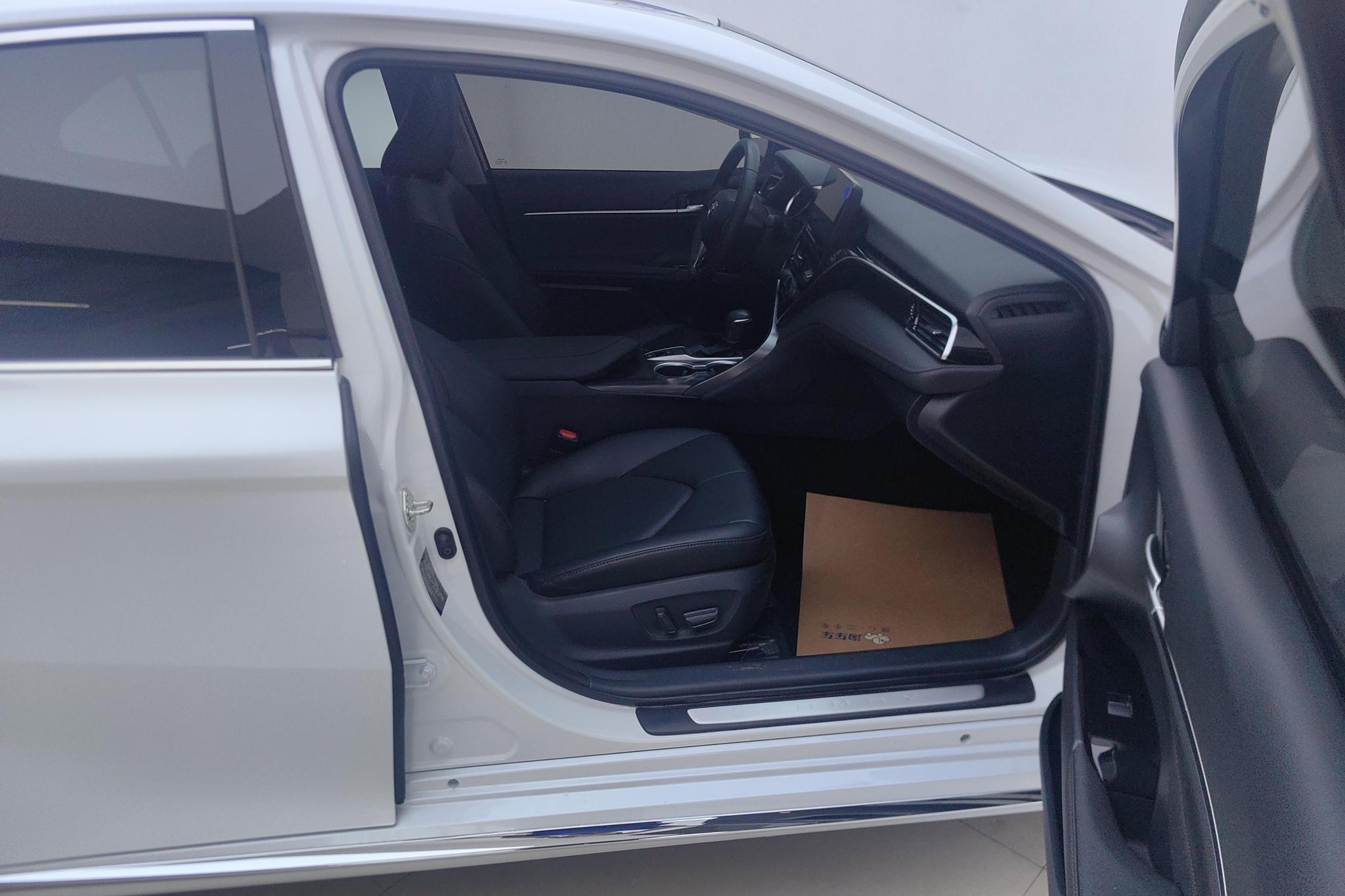 Toyota Camry 2023 2.0G Luxury