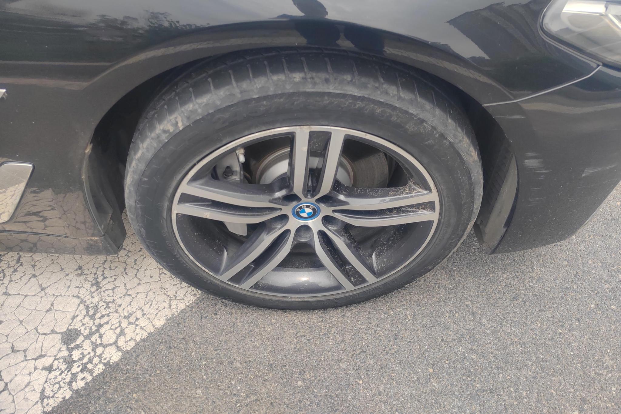 BMW 5 серииPHEV 5 PHEV 2022 535Le Luxury