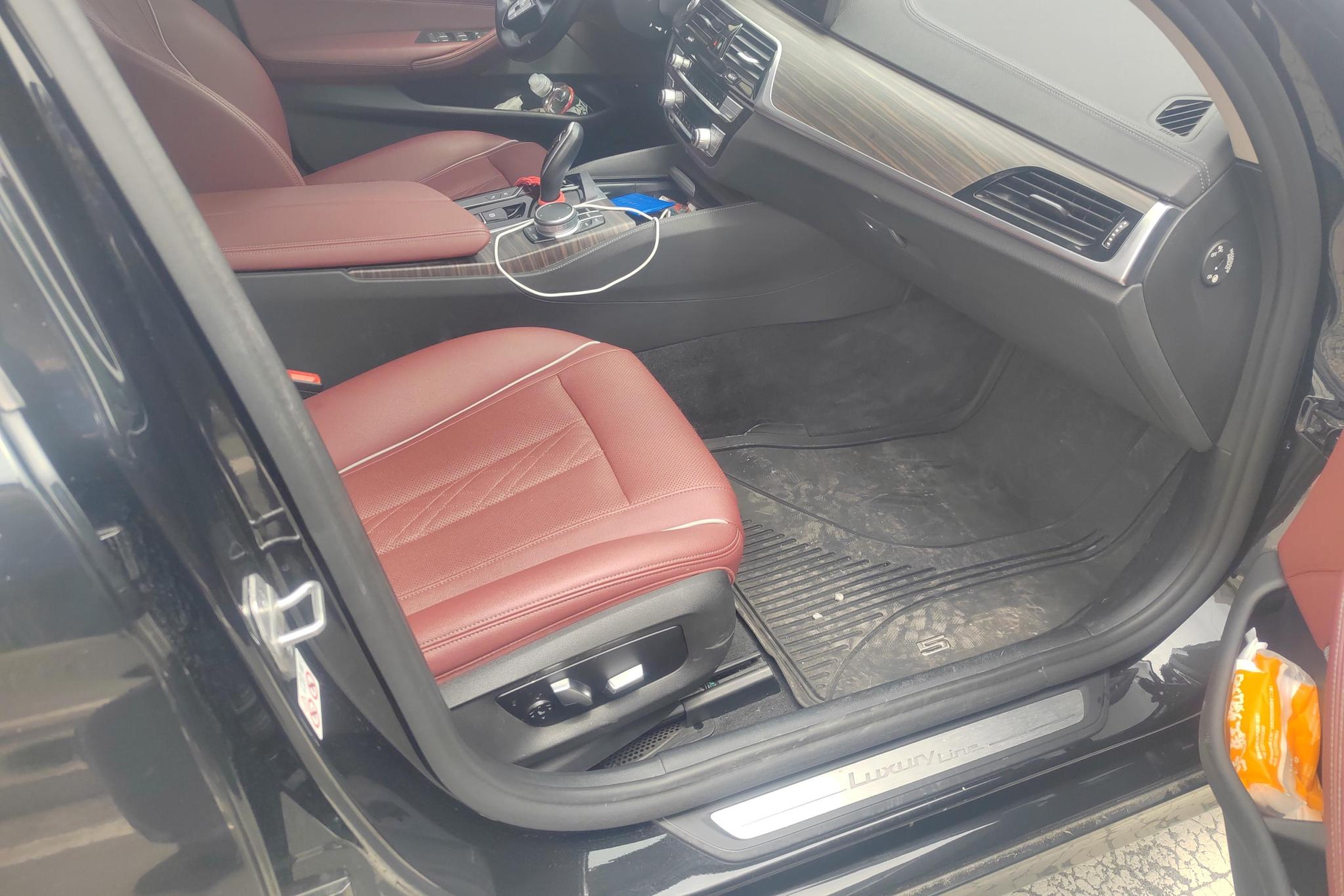 BMW 5 серииPHEV 5 PHEV 2022 535Le Luxury