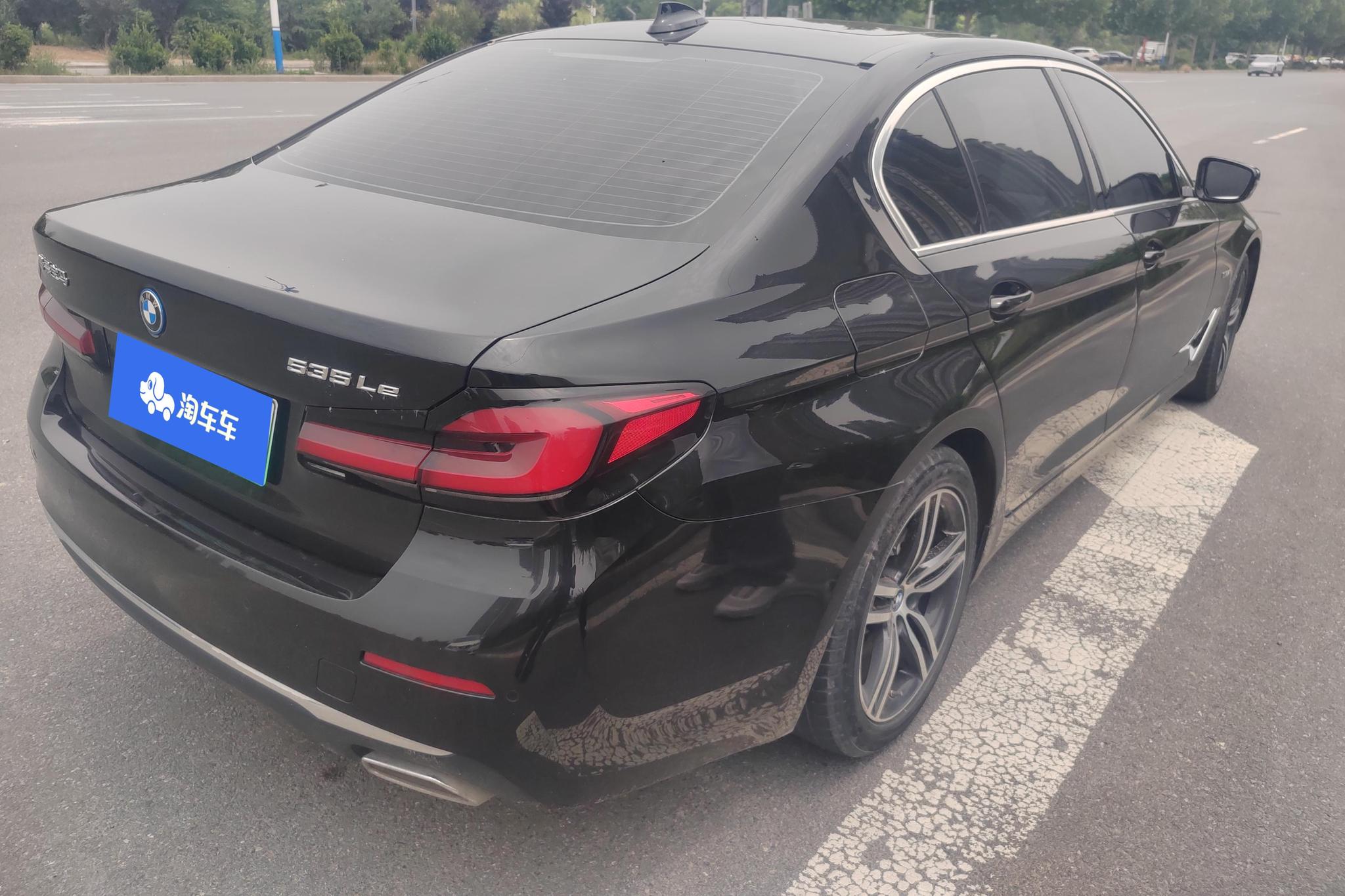 BMW 5 серииPHEV 5 PHEV 2022 535Le Luxury