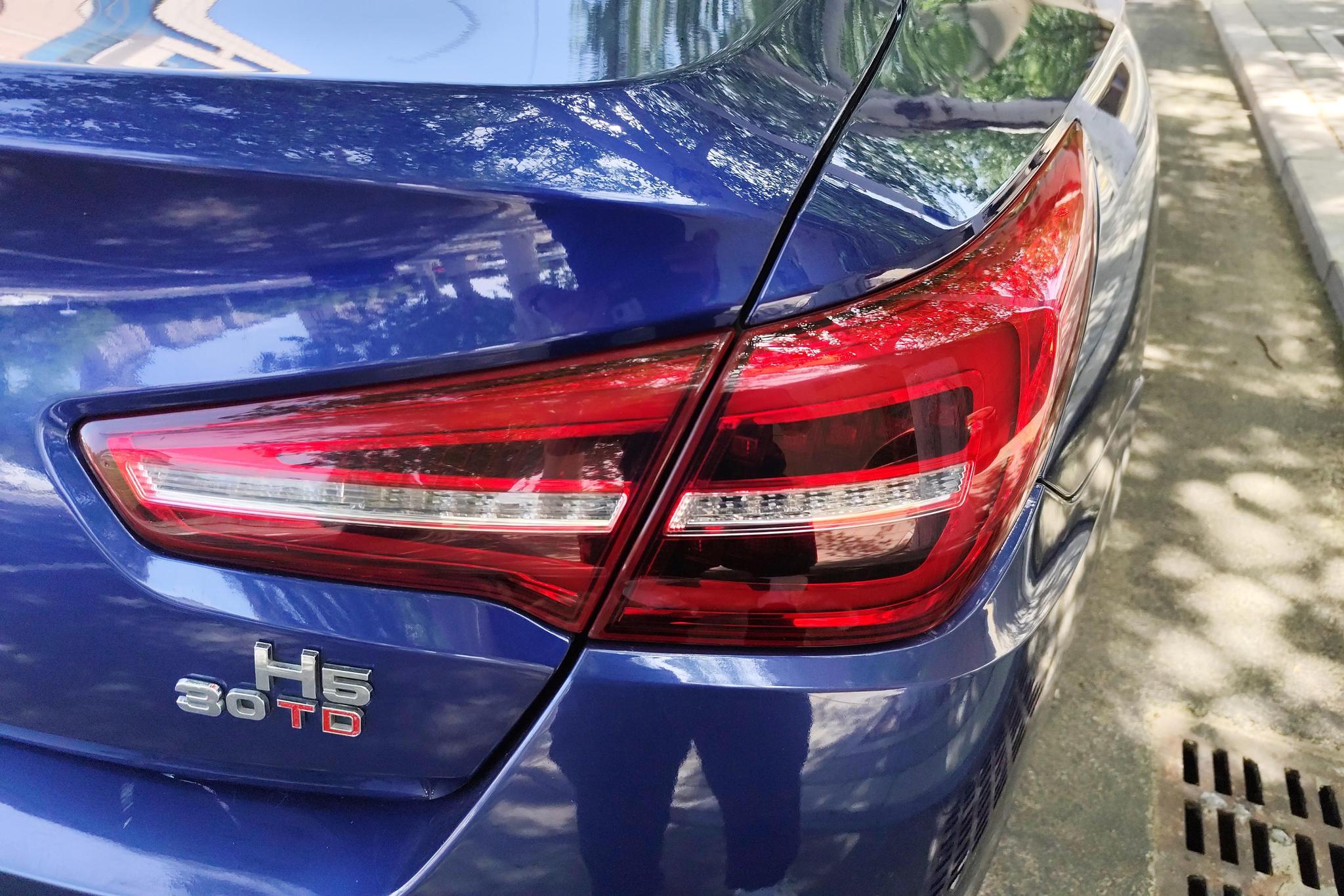 Hongqi H5 2022 1.5T DCT