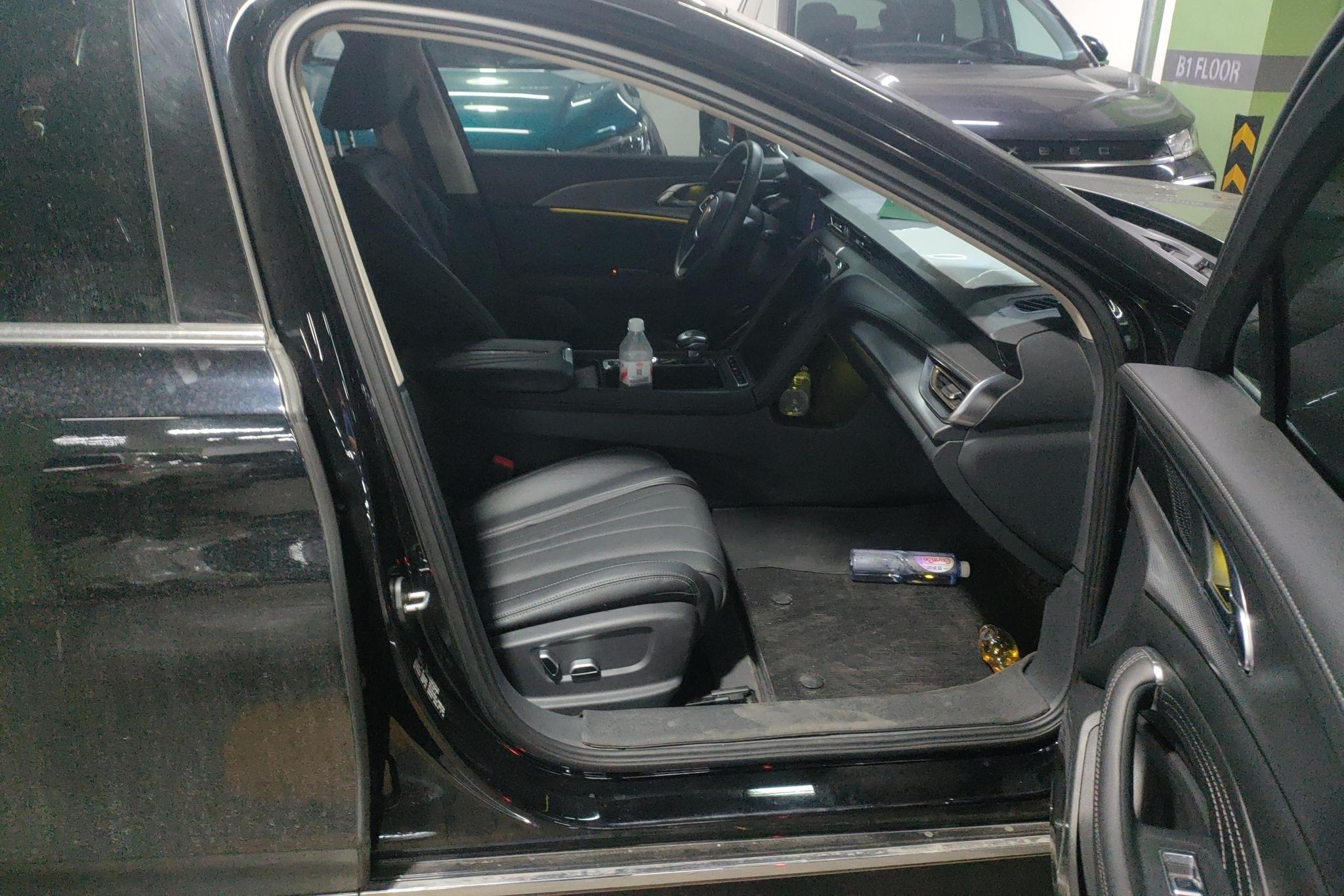 Hongqi H5 2023 2.0T AT