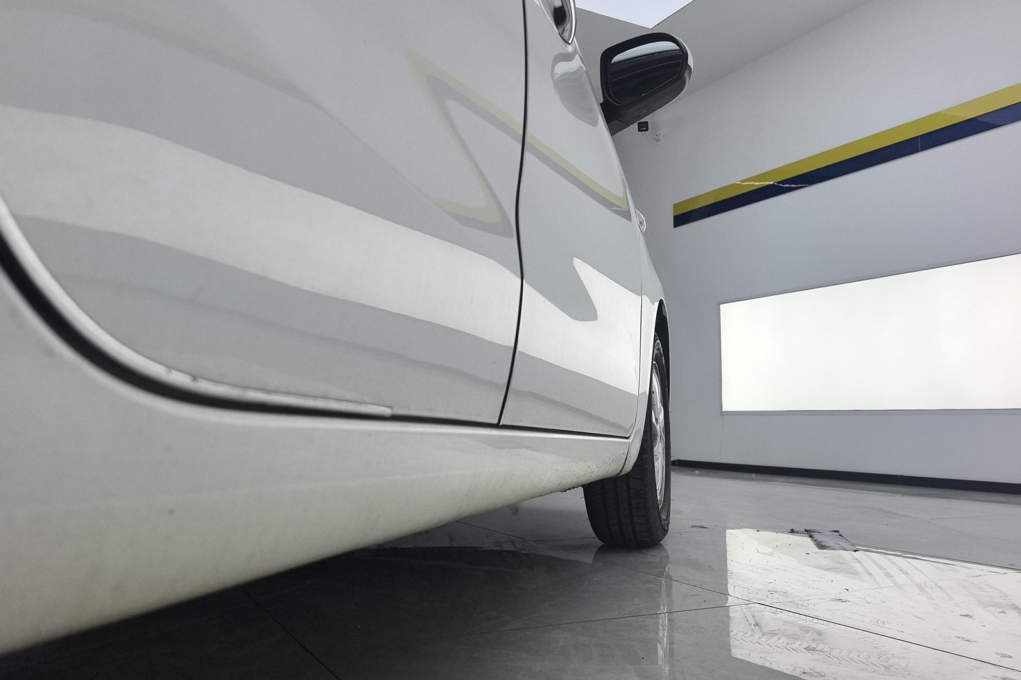 Kia K2 2015 1.4L MT GLS