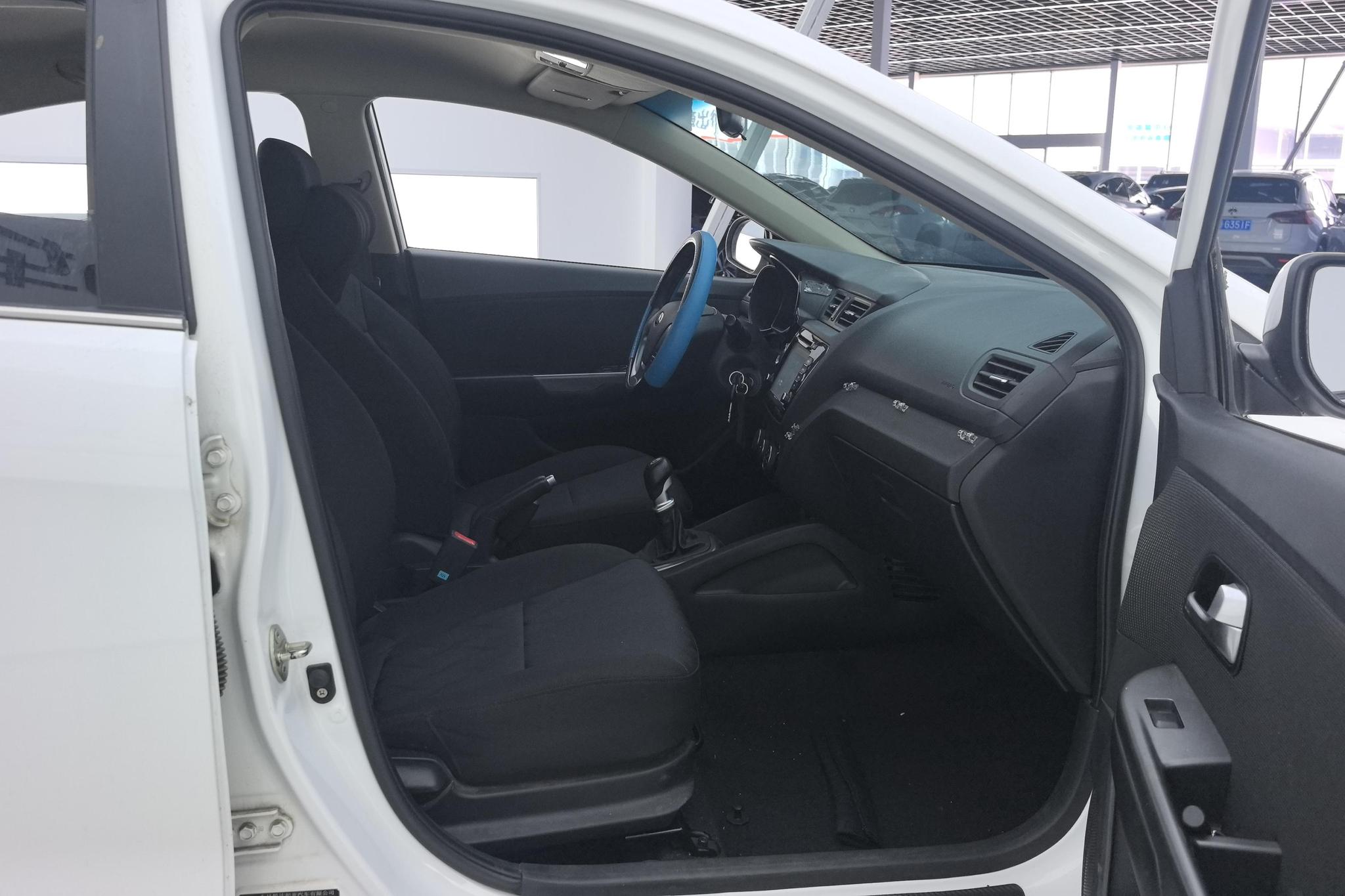 Kia K2 2015 1.4L MT GLS