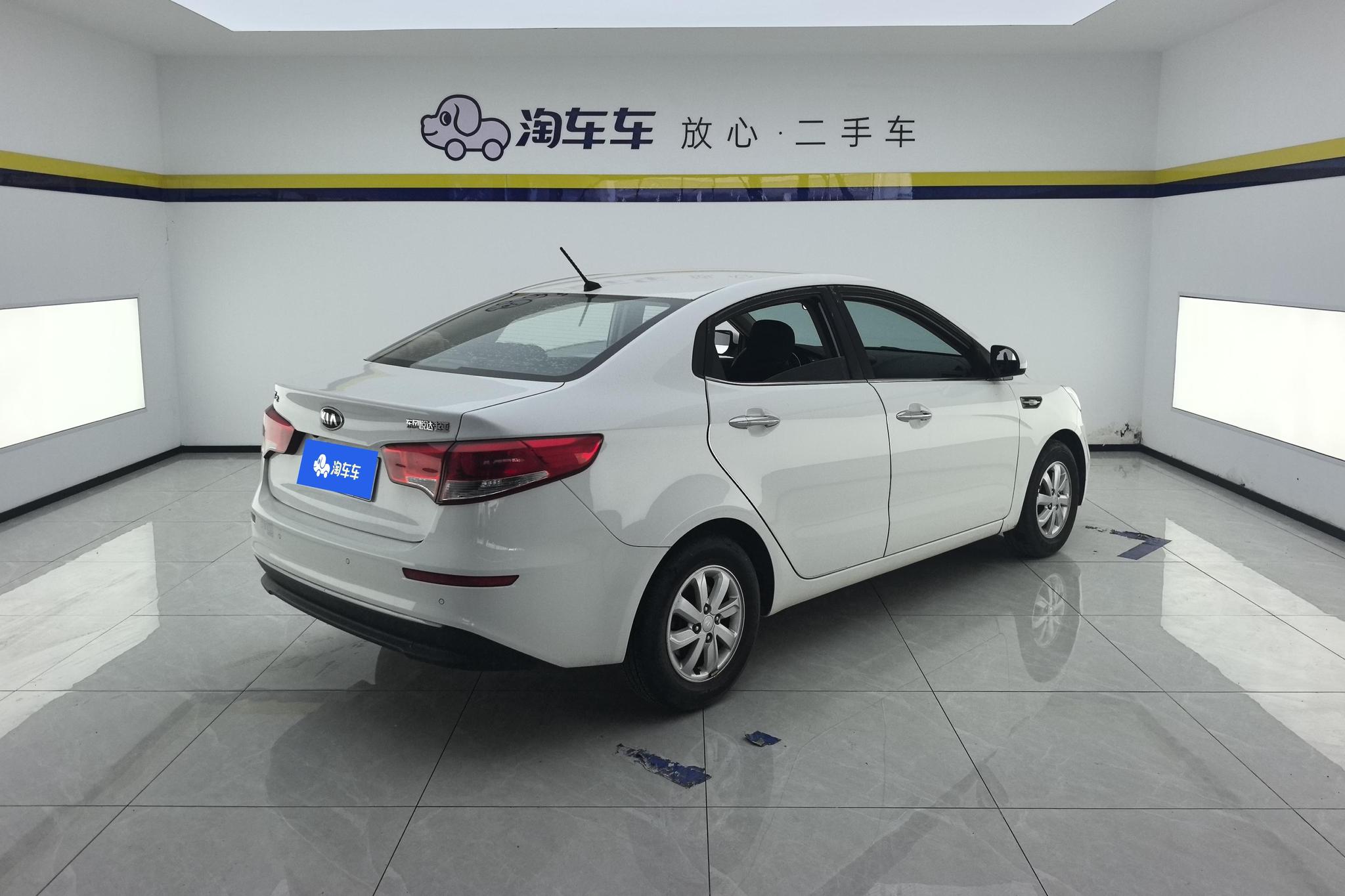 Kia K2 2015 1.4L MT GLS