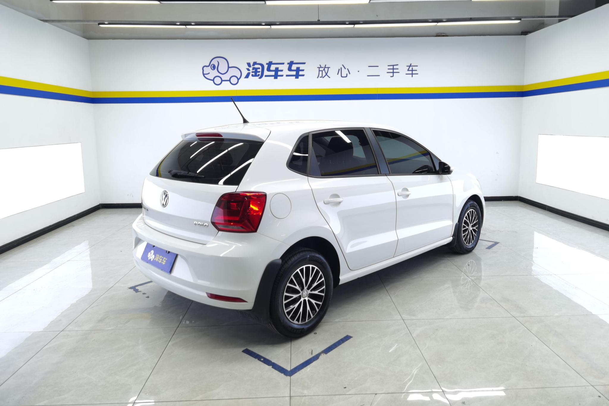 Volkswagen Polo 2016 1.4L MT