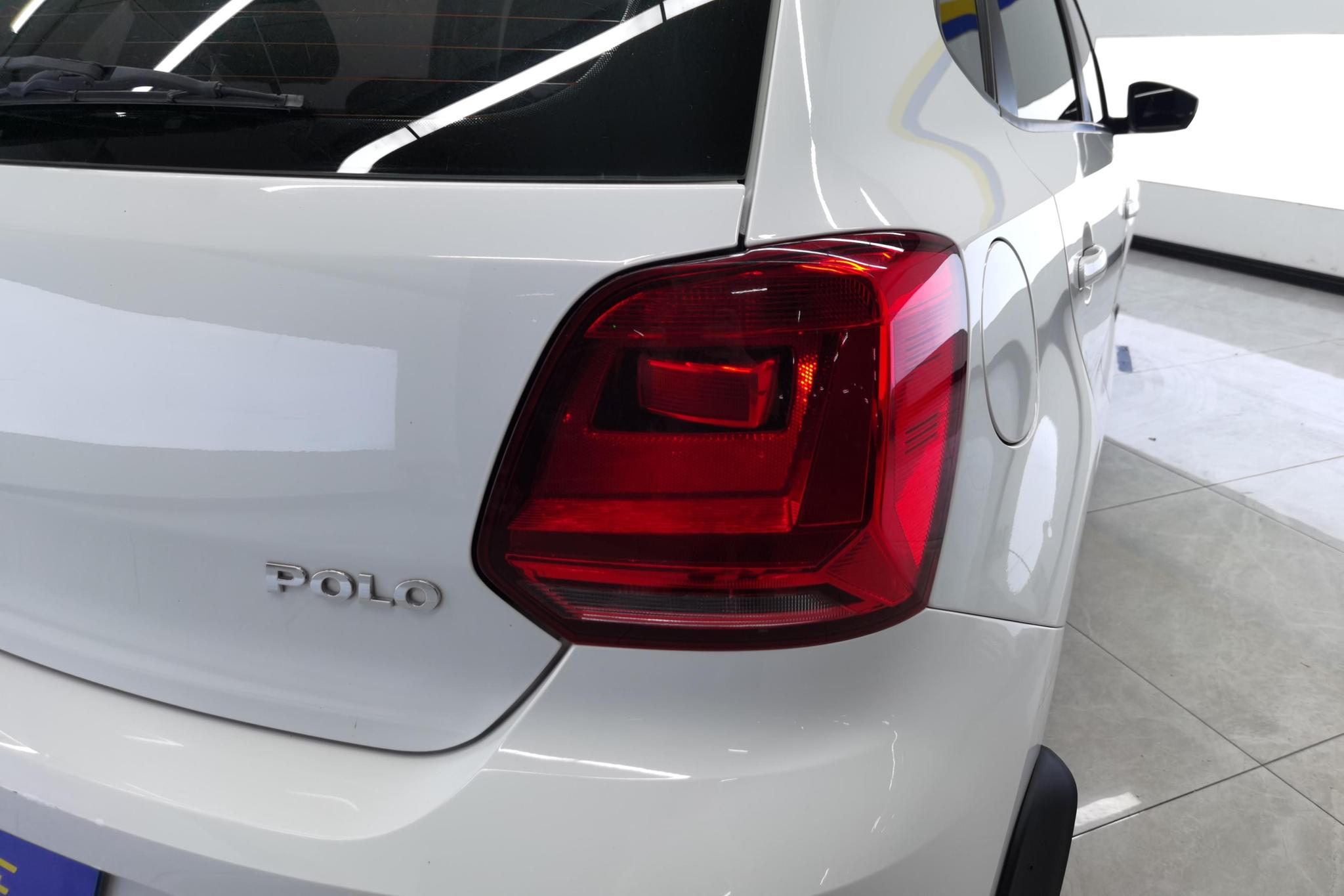 Volkswagen Polo 2016 1.4L MT