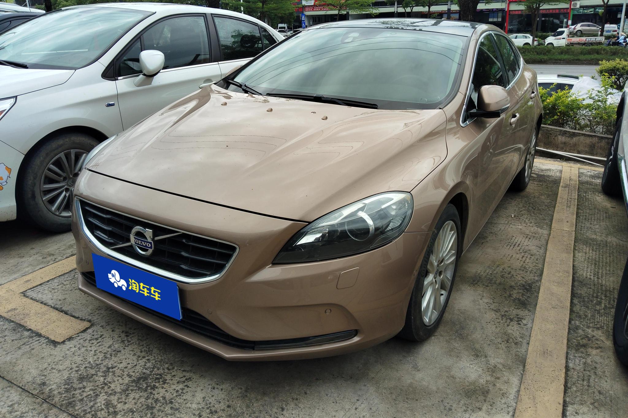 Volvo V40