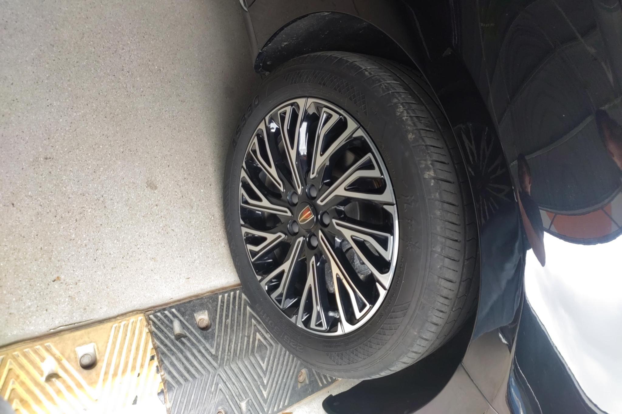 Hongqi H5 2023 2.0T AT