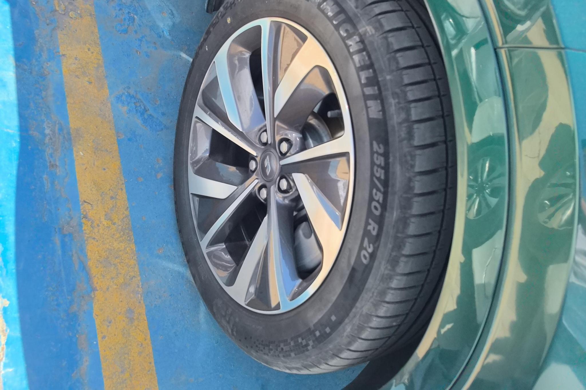 Li Auto ONE 2021 6 мест