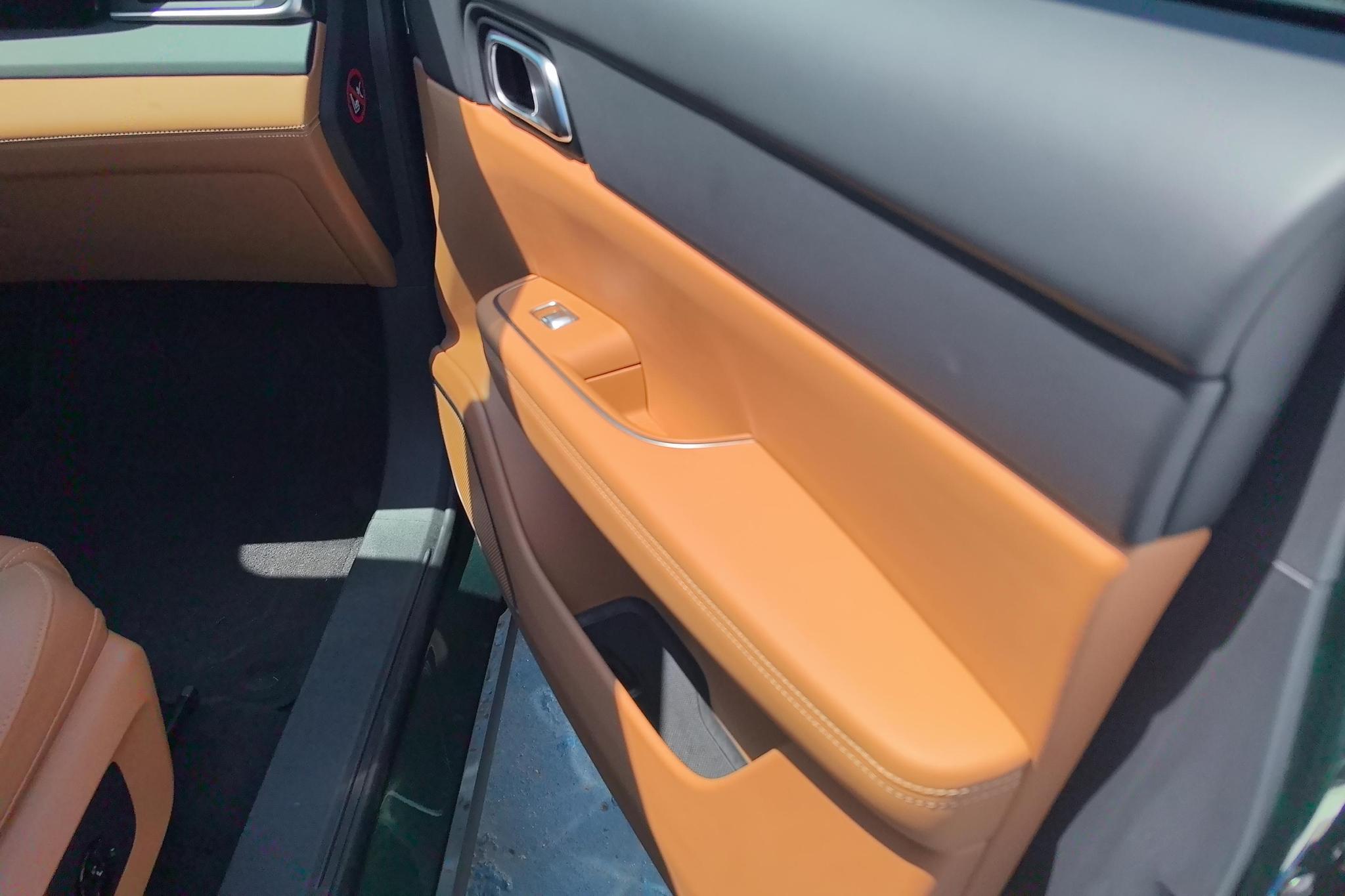 Li Auto ONE 2021 6 мест