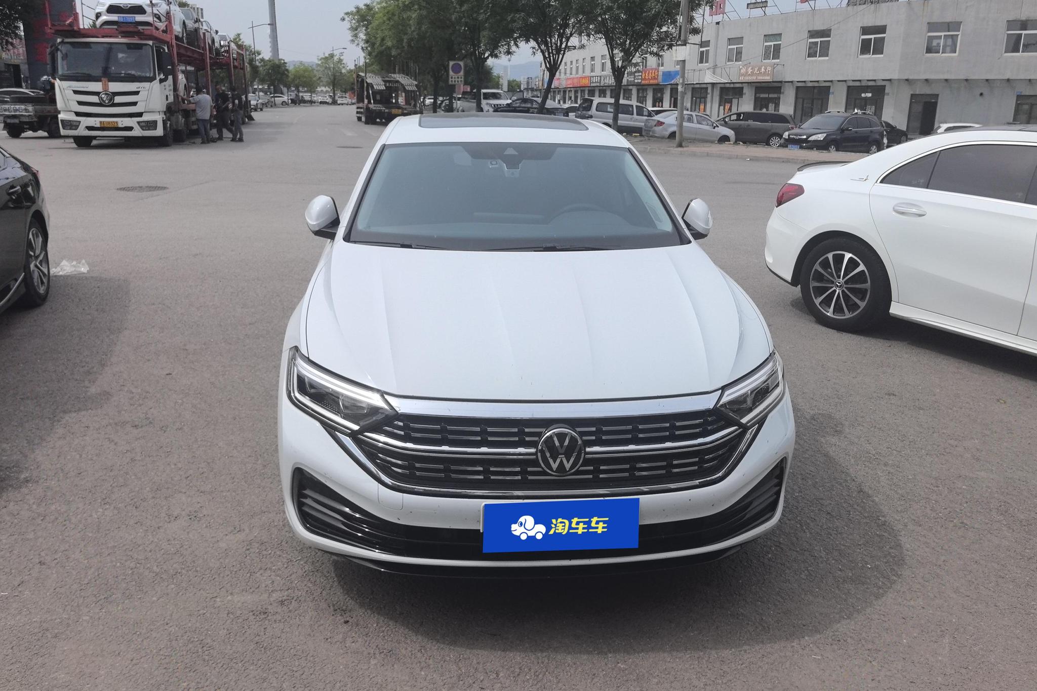Volkswagen Sagitar 2023 300TSI DSG