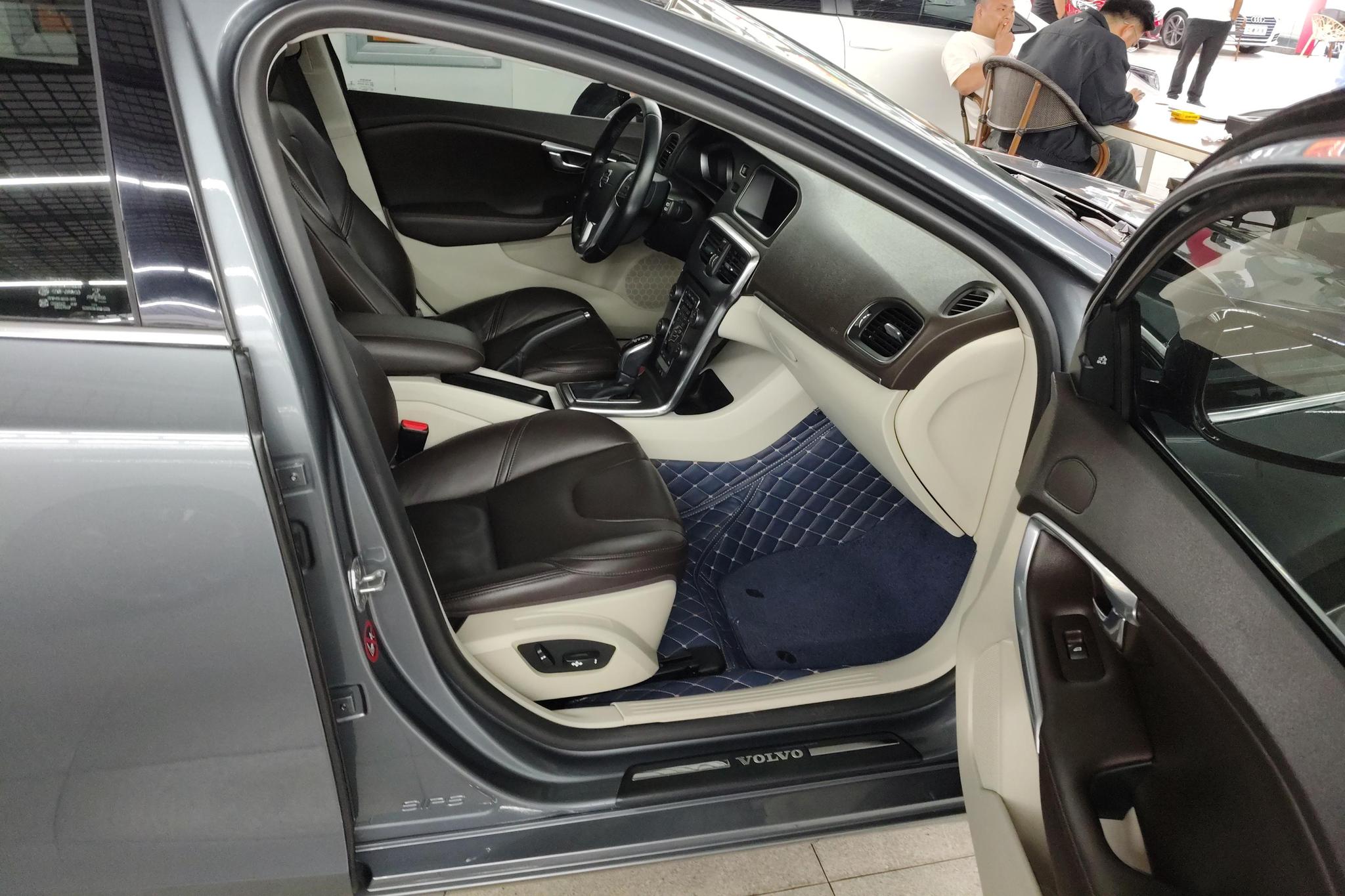 Volvo V40 2015 1.6T