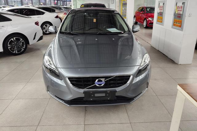 Volvo V40 2015 1.6 T — фото 2