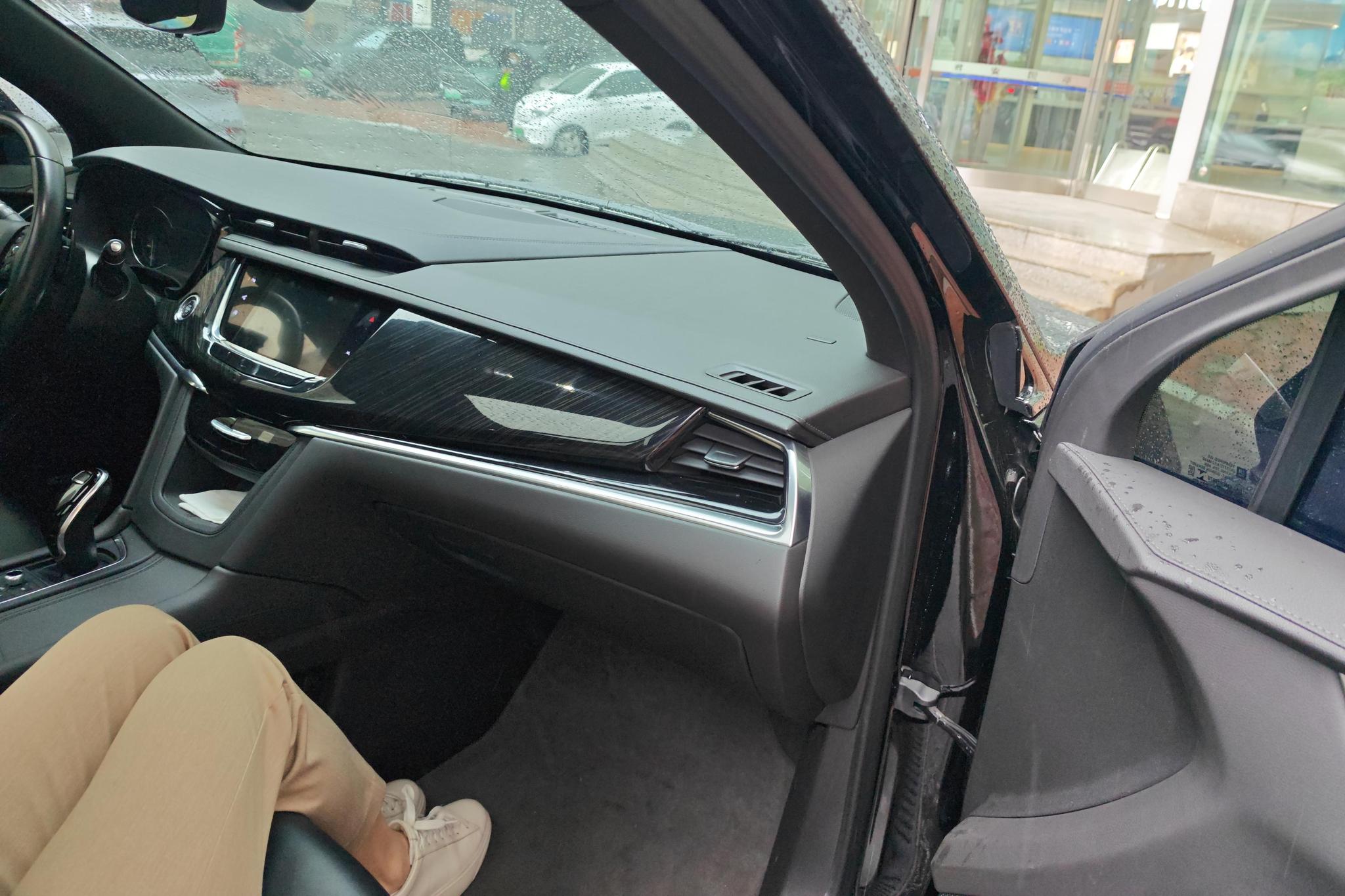 Cadillac XT6 2020 28T мест Luxury