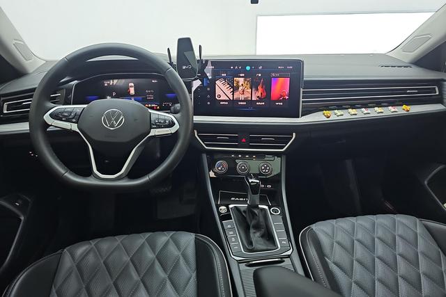 Volkswagen Sagitar 2024 300 TSI DSG — фото 13