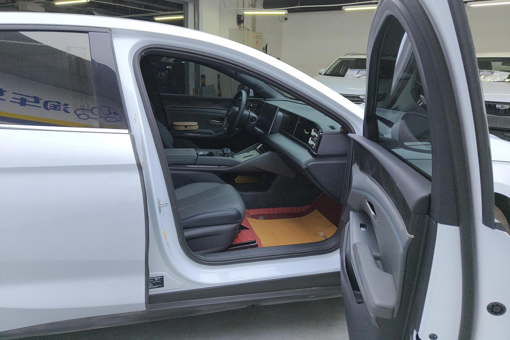 BYD Qin L L DM 2025 Smart Drive DM-i 80KM Lead