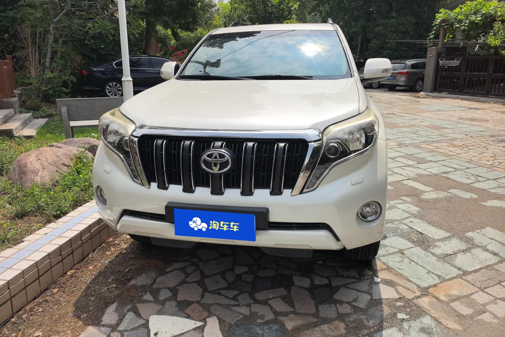 Toyota Land Cruiser Prado 2015 2.7L AT Luxury