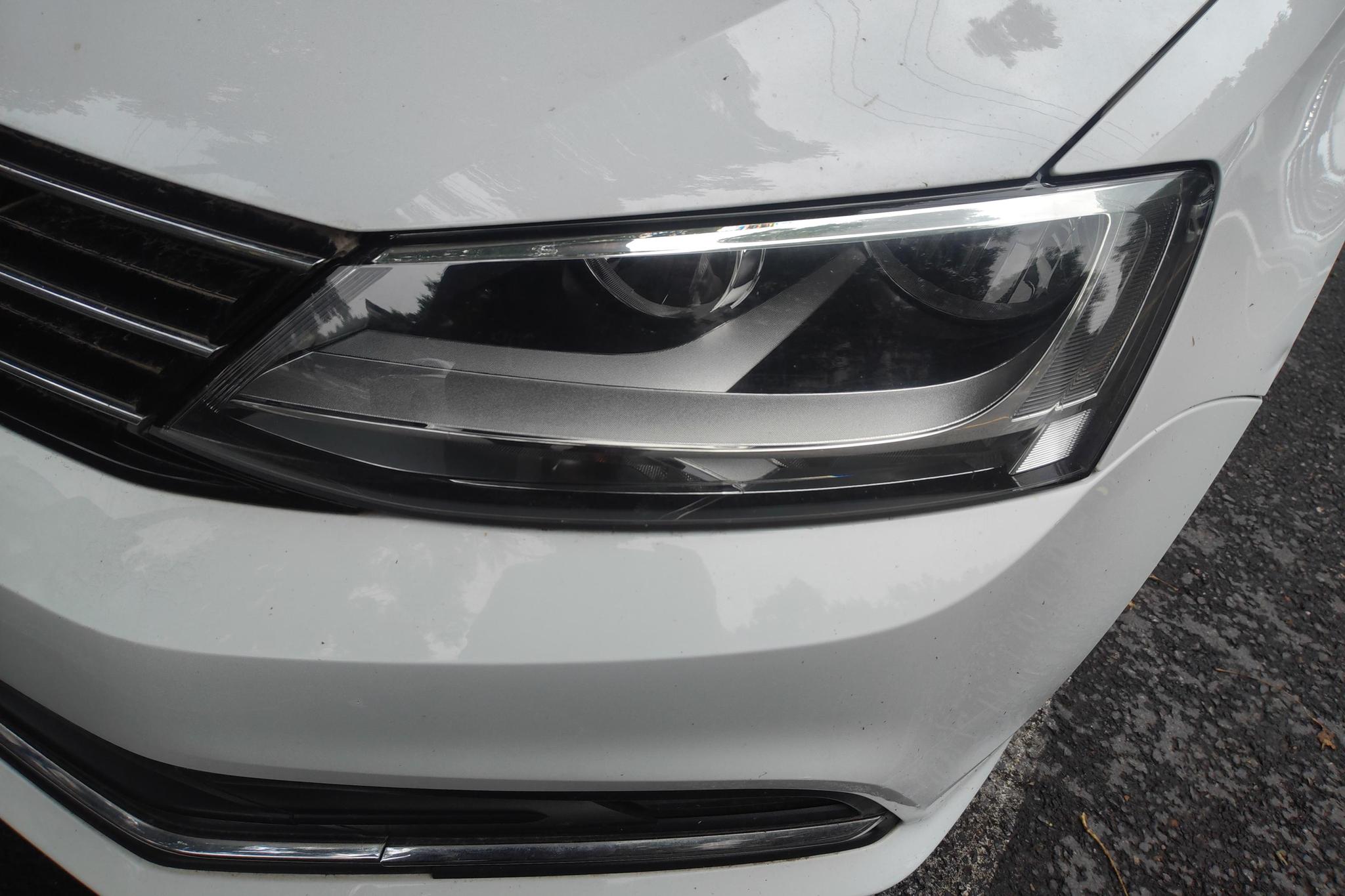 Volkswagen Sagitar 2015 1.6L AT Comfort
