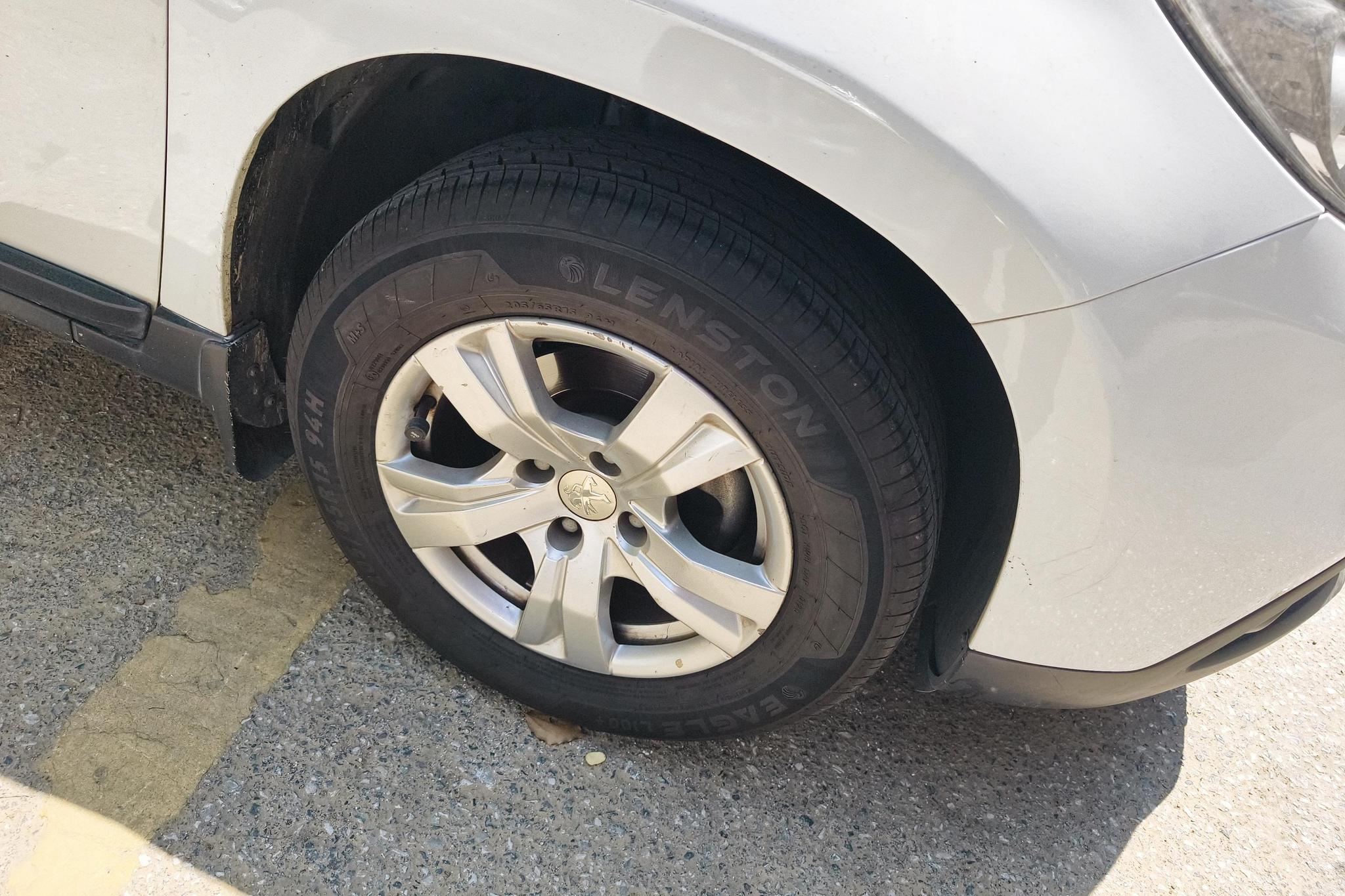 Peugeot 2008 2014 1.6L AT