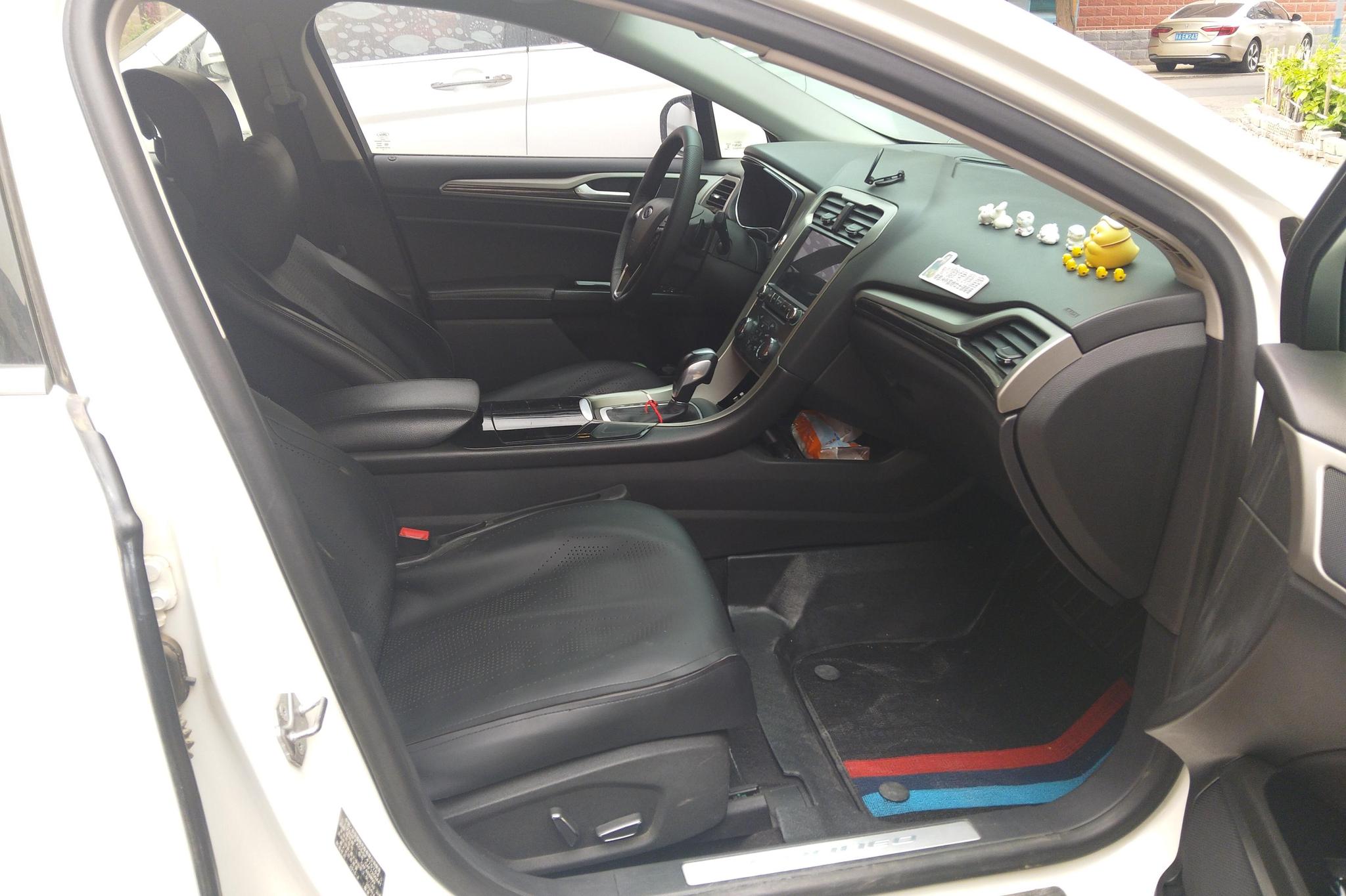 Ford Mondeo 2013 2.0L GTDi200 Fashion