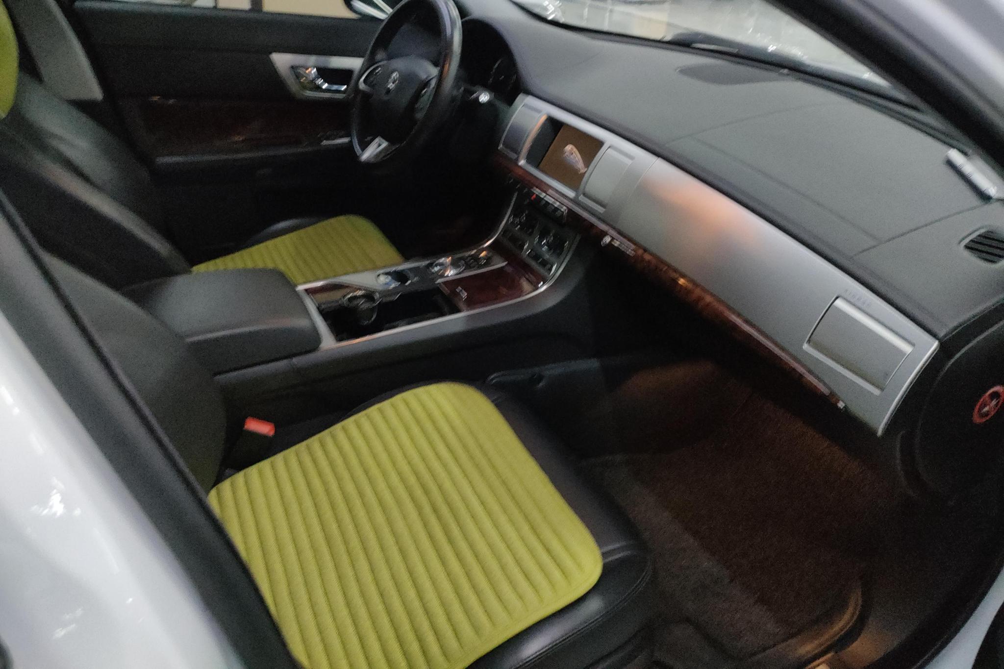 Jaguar XF 2015 XF 2.0T Luxury