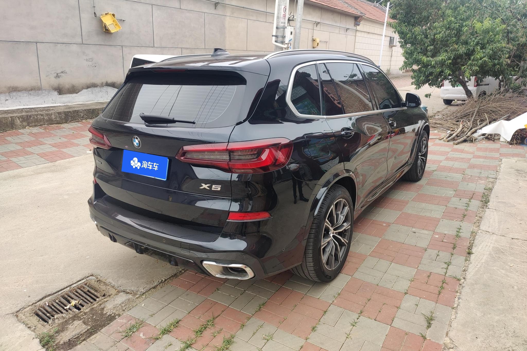 BMW X5 2022 xDrive 30Li Premium M Sport