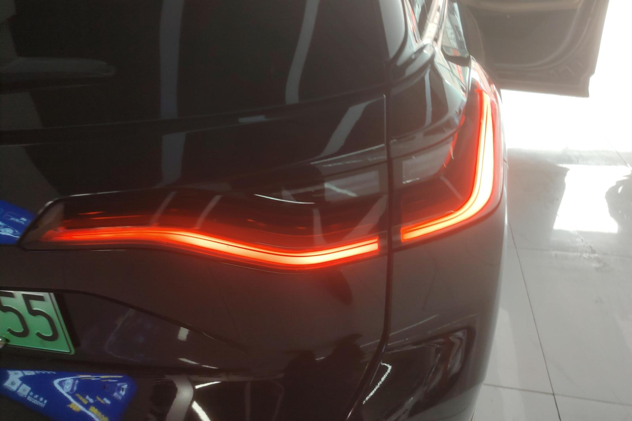 NIO ES8 2020 580KM мест