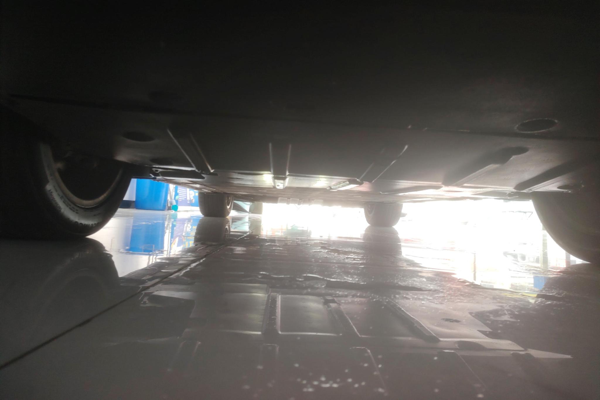 NIO ES8 2020 580KM мест