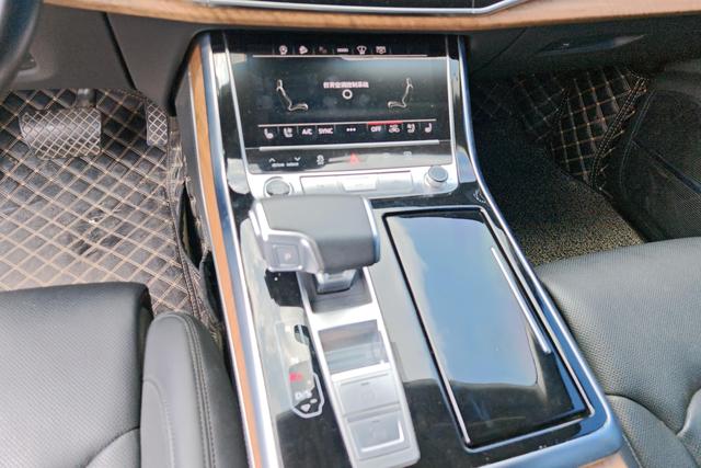 Audi Q7 2022 55 TFSI quattro S line Premium — фото 15