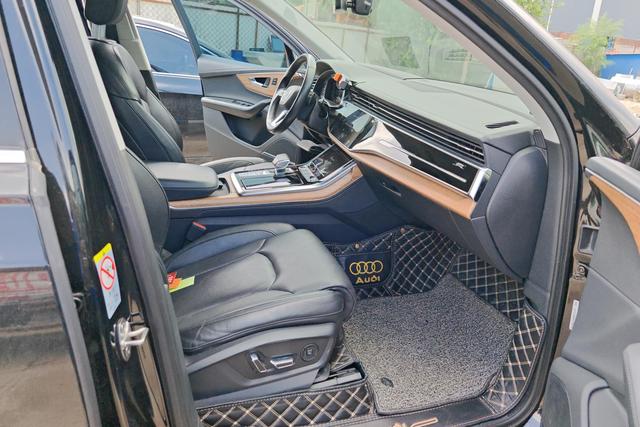 Audi Q7 2022 55 TFSI quattro S line Premium — фото 9