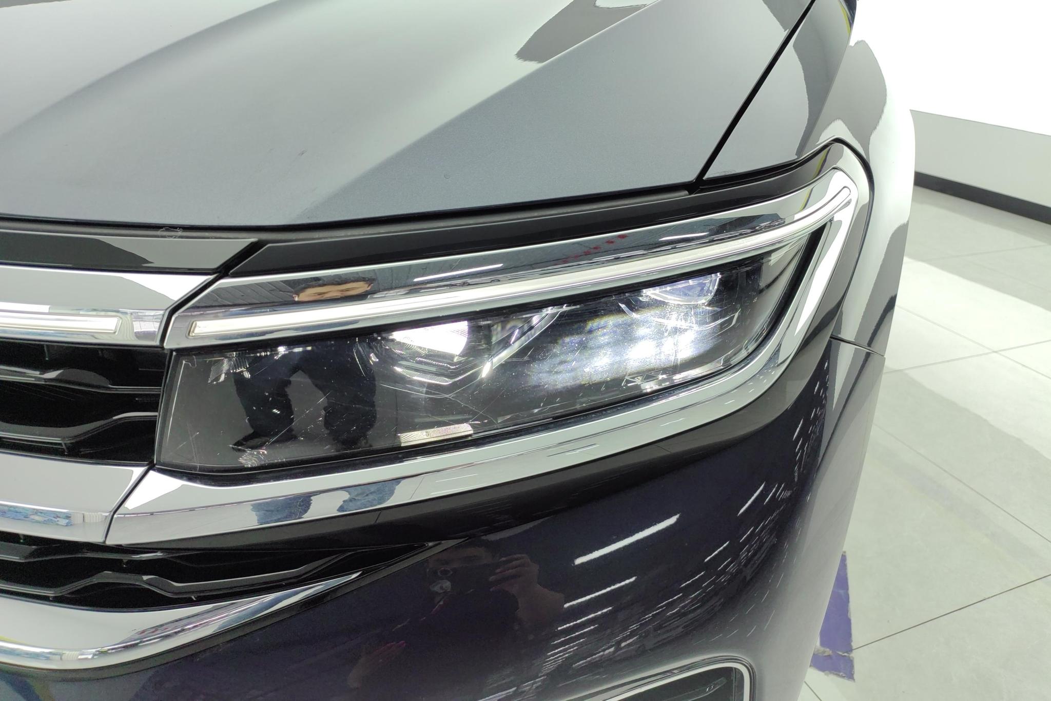 Volkswagen Viloran 2023 380TSI Luxury Pro 6 мест