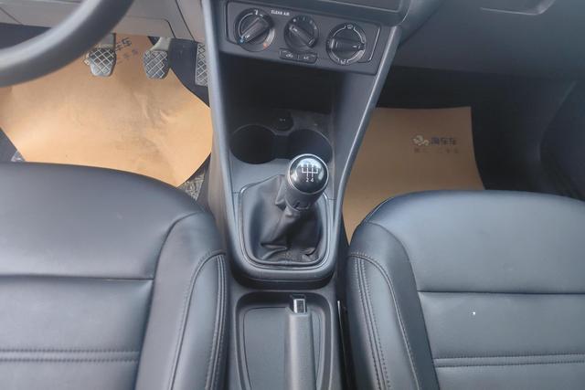 Volkswagen Polo 2018 1.5 L MT — фото 14