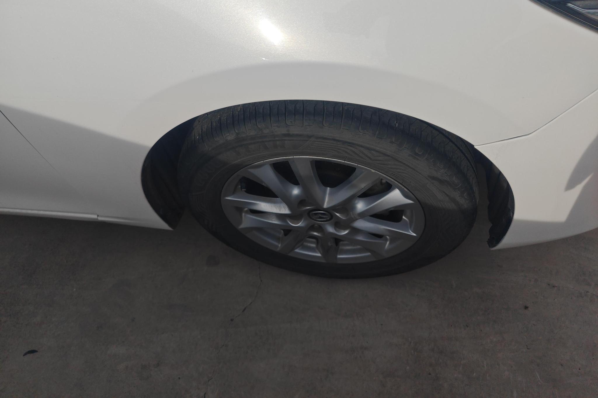 Mazda Mazda3 3 2017 1.5L AT Luxury V