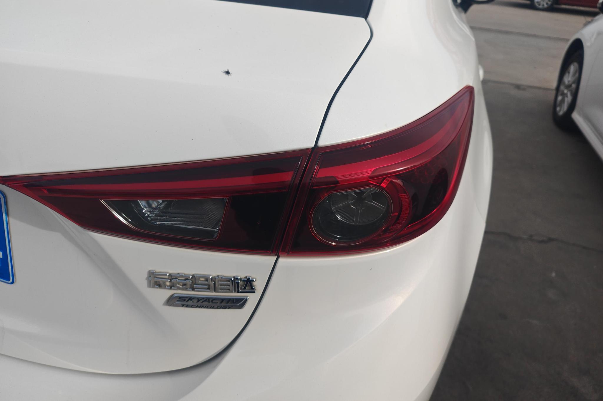 Mazda Mazda3 3 2017 1.5L AT Luxury V