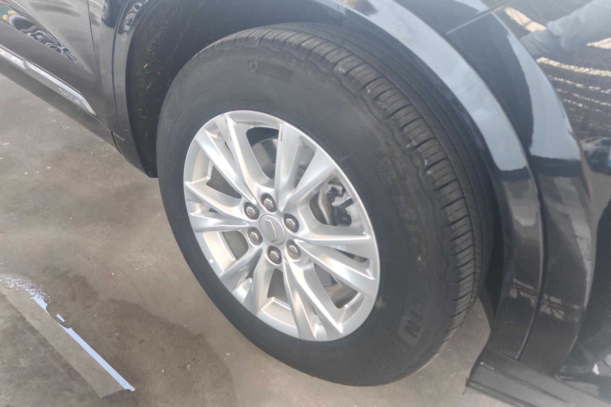 Cadillac XT6 2021 28T мест