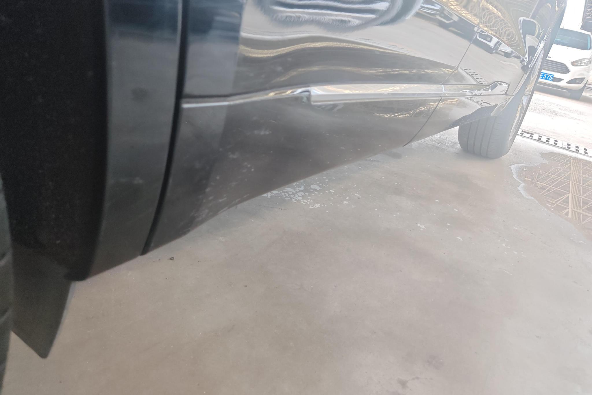 Cadillac XT6 2021 28T мест