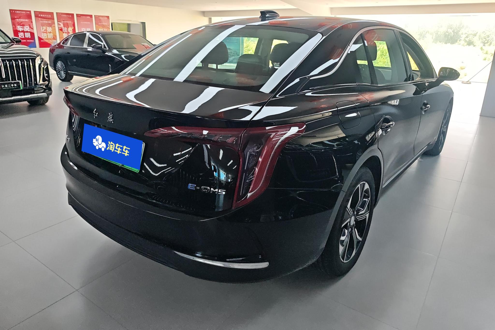 Hongqi E-QM5