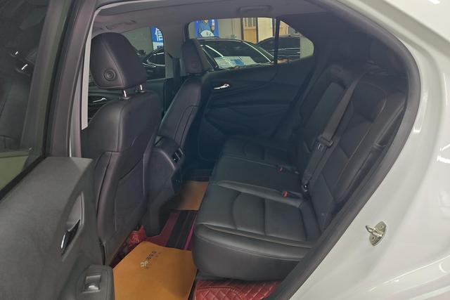 Chevrolet Equinox 2018 550 T AT 4 WD — фото 16